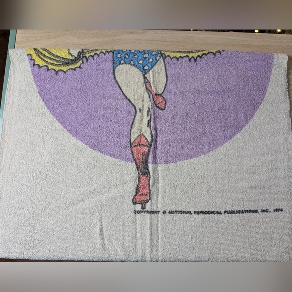 Wonder Woman Vintage 1970s Bath Towel - Picture 4 of 11